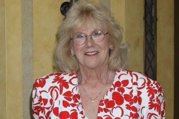 லண்டனில் பிரபல நடிகை தீ விபத்தில் மரணம்