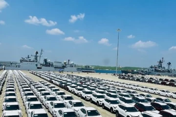 ஹம்பாந்தோட்டைக்கு விரைந்த இந்தியாவின் போர் கப்பல்கள்