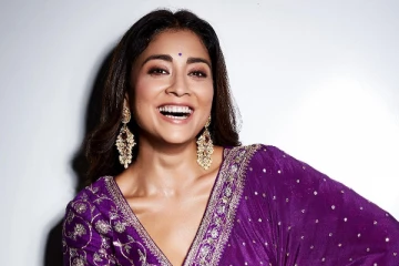 கோவா கடற்கரையில் நீச்சல் உடையில் ஸ்ரேயா! படுவைரலாகும் புகைப்படங்கள்