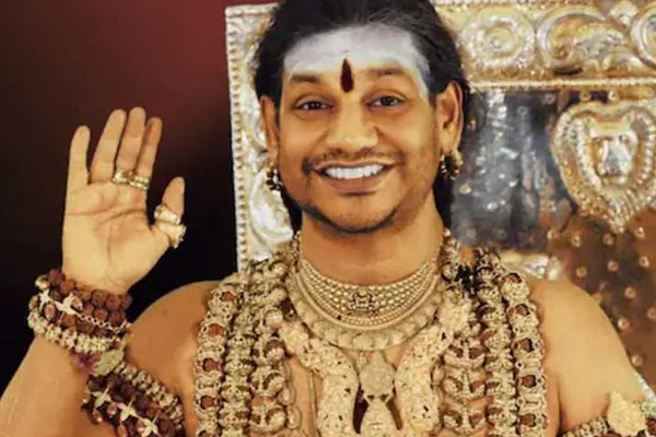 நித்தியானந்தாவை சந்தித்து வரும் 42 வயது விஜய் பட நடிகை.. அவருக்கு இன்னும் திருமணம் கூட ஆகவில்லயாம் | Kousalya Meeting Nithyanandha