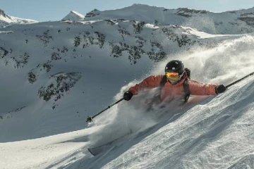 உருகும் ஐஸால்  இரு நாடுகளுக்கிடையில் ஏற்பட்ட குழப்பம்!