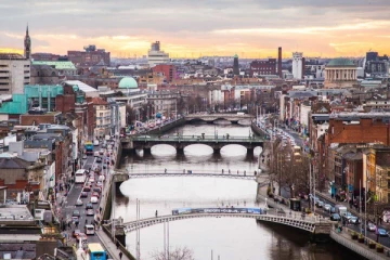 இங்க வந்தீங்கண்ணா கோடி கணக்கில் கொட்டித் தருகிறோம் - அழைக்கும் பிரபல நாடு!