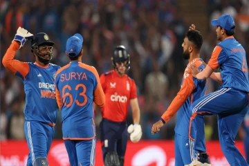 இங்கிலாந்தை வீழ்த்தி இறுதிப்போட்டிக்கு முன்னேறிய இந்தியா அணி