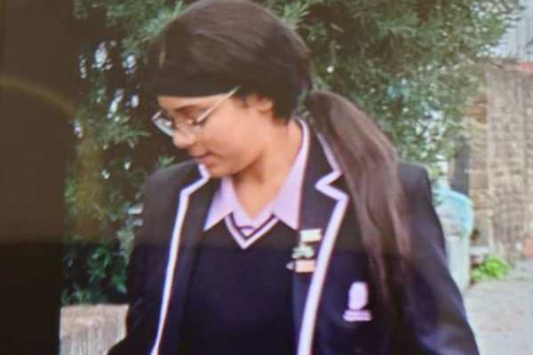 லண்டனில் இளம்பெண் மாயம்: கவலையை வெளியிட்ட பொலிஸார் | Missing Teenager London Police Post Photo Ask Help