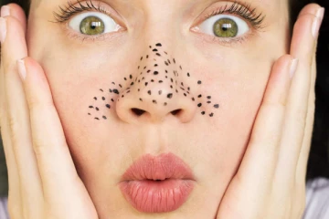 உங்க மூக்குக்கு மேல கரும்புள்ளி நிறைய இருக்கா? அதனை எளிய வழியில் போக்க சில டிப்ஸ்