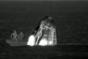 விண்வெளியில் இருந்து பூமிக்கு திரும்பிய ஸ்பேஸ் எக்ஸ் விண்கலம்!