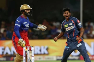 RCB vs LSG; 157 கிமீ வேகத்தில் பறந்த பால் விக்கெட் மழையை குவித்த மயங்க் யாதவ்!