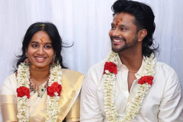 காதலருடன் நிச்சயதார்த்தத்தை முடித்த இரவின் நிழல் நடிகை பிரிகிடா..