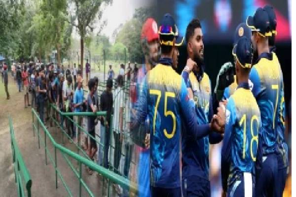 ரி20 போட்டிக்கான டிக்கெட்கள் வாங்க வரிசையில் நிற்கும் ரசிகர் கூட்டம் - ஐபிசி தமிழ்