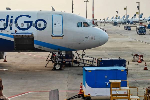 IndiGo நிறுவனத்திற்கு ரூ 22 கோடி அபராதம் விதிப்பு: DGCA அதிரடி நடவடிக்கை | Indigo Slapped With Rs 22 Crore Fine