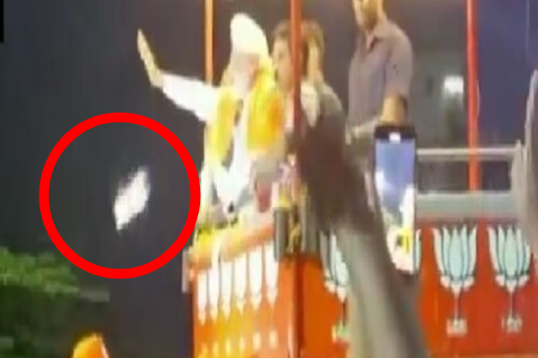 பிரதமர் மோடி மீது செல்போனை விசிறியடித்த பாஜக தொண்டர்! | Cell Phone Thrown At Prime Minister Modi