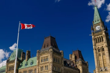 முதன்முறையாக தற்காலிக குடியிருப்பு அனுமதி பெற்றோருக்காக கனடா எடுக்கவிருக்கும் நல்ல முடிவு