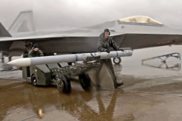 இஸ்ரேல், பிரித்தானியா உட்பட 19 நாடுகள்: புதிய அபாயகரமான ஏவுகணையை வாங்க ஆர்வம்