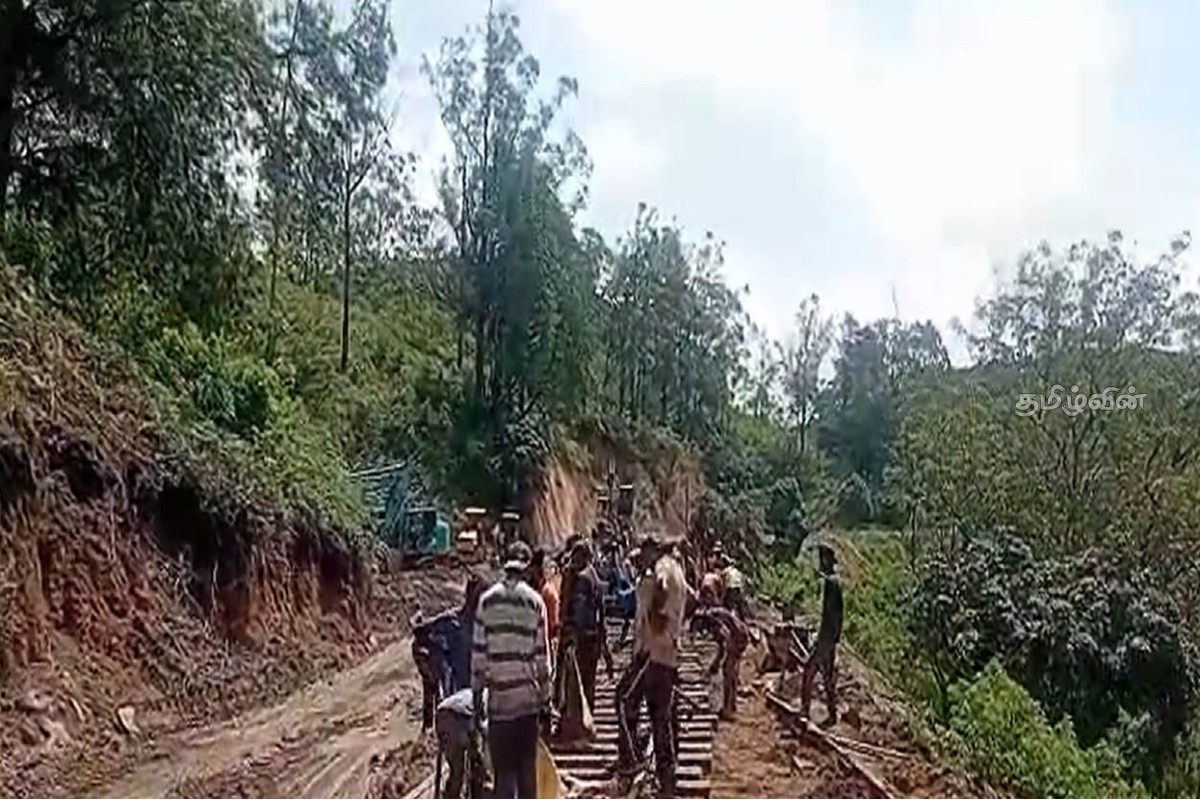 மீண்டும் வழமைக்கு திரும்பும் டிட்வா சூறாவளியால் பாதிக்கப்பட்ட மலையக புகையிரத சேவை | Restore Railway Services Affected By Cyclone Titva மீண்டும் வழமைக்கு திரும்பும் டிட்வா சூறாவளியால் பாதிக்கப்பட்ட மலையக புகையிரத சேவை | Restore Railway Services Affected By Cyclone Titva