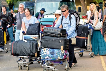 புலம்பெயர் தொழிலாளர்கள் நாடு திரும்பும் போது விமான நிலையத்தில் சலுகைகள்