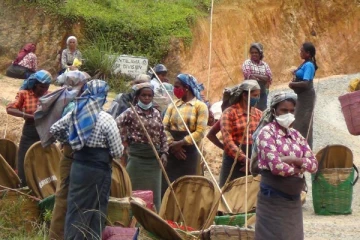 சர்வாதிகாரப் போக்கை நிறுத்து! - தோட்ட தொழிலாளர்கள் ஆர்ப்பாட்டம்