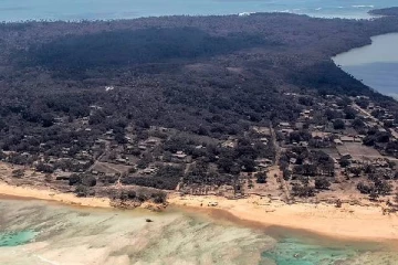 எரிமலை சீற்றம்... மொத்தமாக மூழ்கடித்த சுனாமி: வெளிவரும் டோங்கா தீவின் துயரம்