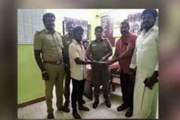 கடலூரில் தவற விட்ட பணத்தை உரியவரிடம் ஒப்படைத்த பள்ளி மாணவன் - குவியும் பாராட்டு