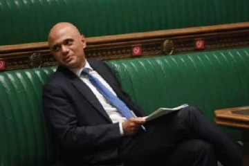 சர்ச்சையை கிளப்பிய பிரித்தானியா சுகாதார செயலாளரின் பதிவு!