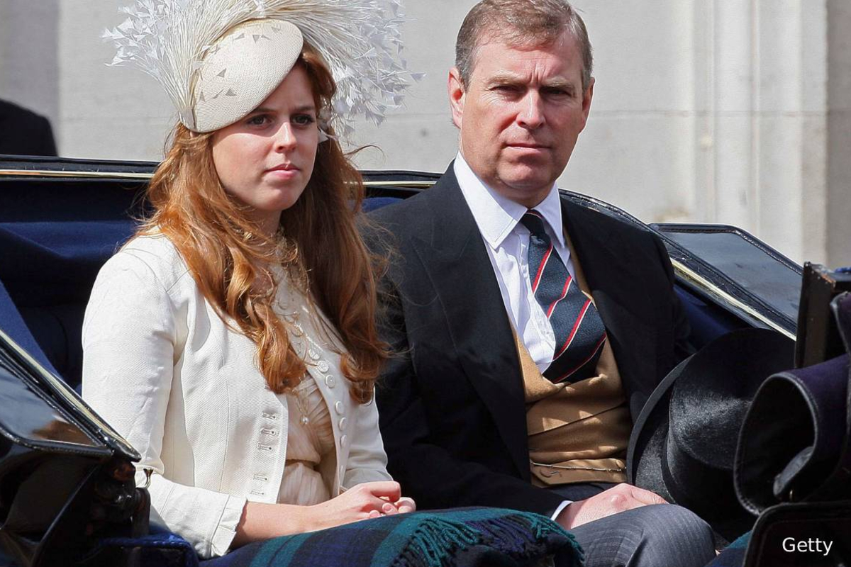 சீன உளவாளியுடன் பிரித்தானிய இளவரசி: வெளியான புகைப்படம் | Princess Beatrice Snap With Chinese Spy In Nepal