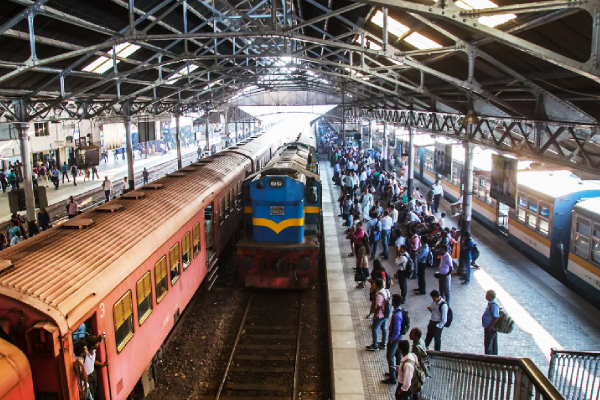 ஊழலுக்கு இடமளிக்காத காரணத்தினால் தொடருந்து பொதுமுகாமையாளர் பதவி பறிப்பு | Railways General Manager Not Allowing Corruption