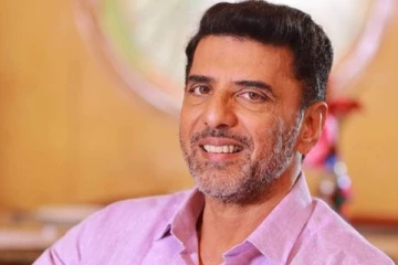 56 வயதில் 23 வயது பெண்ணை திருமணம் செய்த பிரபல நடிகர்... தீயாய் பரவும் தகவல் - ஷாக்கான ரசிகர்கள்