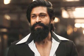 KGF என்ற படத்தின் மூலம் ராஜ வாழ்க்கை வாழும் நடிகர் யஷ் சொத்து மதிப்பு- எத்தனை கோடி தெரியுமா?