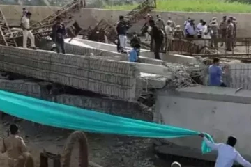 மதுரை மேம்பாலம் இடிந்து விழுந்து விபத்து: 3 பேர் மீது வழக்குப்பதிவு