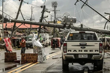 பிலிப்பைன்ஸில் ஏற்பட்ட கடும் சூறாவளி: பலியானோர் எண்ணிக்கை மேலும் உயர்வு - உலக செய்திகள் (Video)