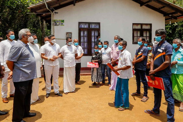 “ගම සමග පිළිසඳර” ප්රගතිය බලන්න ජනපති හල්දුම්මුල්ලේ නිරීක්ෂණ චාරිකාවක (PHOTOS) | Gama Samaga Pilisadara Haldhumulla “ගම සමග පිළිසඳර” ප්රගතිය බලන්න ජනපති හල්දුම්මුල්ලේ නිරීක්ෂණ චාරිකාවක (PHOTOS) | Gama Samaga Pilisadara Haldhumulla