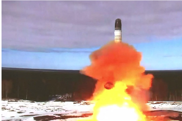 உலக நாடுகளை மிரட்டும் ரஷ்யாவின் ஆயுத தயாரிப்பு | Russia Production Of Most Powerful Weapons