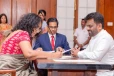 இலங்கை வரலாற்றில் மூன்றாவது பெண் பிரதமராக இடம்பிடித்த ஹரிணி