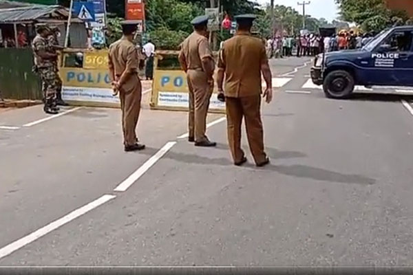 தமிழர் பகுதியில் இடம் பெற்ற மோதல்; ஐவர் படுகாயம் | Clash Between Two Groups In The Tamil Area