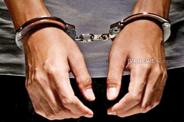 வெளிநாட்டு துப்பாக்கியுடன் சிக்கிய நபர்; காட்டிக்கொடுத்த ரகசியத் தகவல் | Man Caught With Foreign Firearm