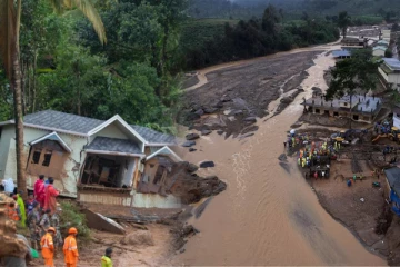 வயநாட்டை உலுக்கிய பாரிய நிலச்சரிவு: உயரும் பலி எண்ணிக்கை, அடையாளம் தெரியாதவர்களின் உடல் தகனம்