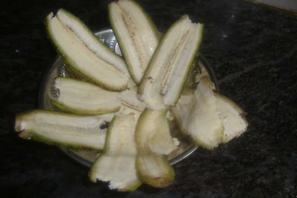 சுடச் சுட வாழைக்காய் பஜ்ஜி செய்வது எப்படி? | Valakkai Paji Recipe