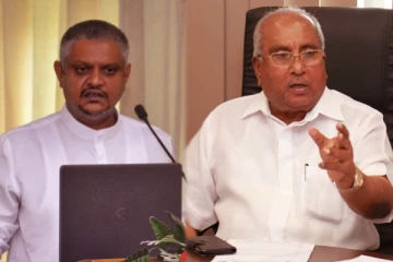 வன்முறை களமாக மாறும் தென்னிலங்கை! தாக்கப்பட்டாரா இராஜாங்க அமைச்சர்? அமைச்சரின் சாரதி குத்திக் கொலை