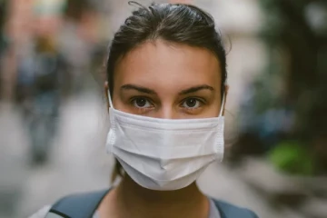 மீண்டும் மாஸ்க் அணிய பரிந்துரைக்கும் சுகாதாரத்துறை நிபுணர்கள்