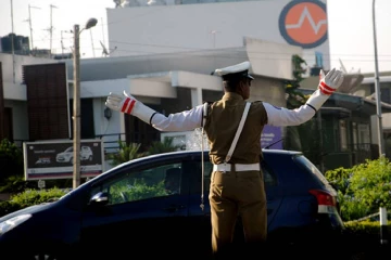 නොසැලකිලිමත් ලෙස වාහන නවත්වා යාමෙන් මංකොල්ලකෑම් ඉහළට - පොලිස් මාධ්‍ය ප්‍රකාශකගෙන් උපදෙස් මාලාවක්