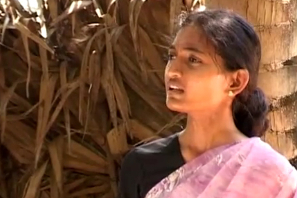 வெள்ளைக் கொடியுடன் சரணடைந்தவர்களின் படுகொலை - பொன்சேகாவிடம் விசாரணை - அரசுக்கு அழுத்தம் | Former Army Chief Fonseka Should Be Investigated