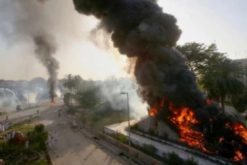 பற்றி எரியும் நாடு; 144 தடை, இல்லம் சூறை - உணவு, மயில்களை தூக்கிச்சென்ற கொடுமை