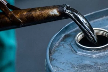 ඉන්ධන සැපයුම පිළිබඳව අසුබ ආරංචියක් බොරතෙල් මෙට්‍රික් ටොන් 90,000ක් නොලැබේ