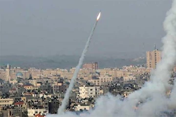 அதிர்ந்தது இஸ்ரேல் தலைநகர் : ஹமாஸ் பாரிய ரொக்கெட் தாக்குதல்