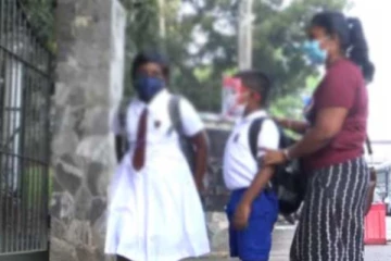 පාසල් පවත්වාගෙන යෑම සම්බන්ධයෙන් දෙමාපියන්ට විශේෂ දැනුම්දීමක්..!(VIDEO)