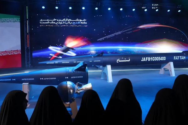 முதல் ஹைப்பர்சோனிக் ஏவுகணையை வெளியிட்ட ஈரான்! | First Hypersonic Missile Iran Unveils