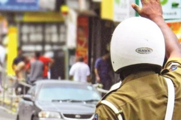 ஆட்டோ சாரதியிடம் இலஞ்சம்  பெற்ற 3 பொலிஸாருக்கு நேர்ந்த கதி!