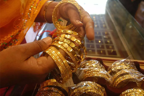 இன்று தங்கத்தின் விலையில் சரிவு ! | Fall In The Price Of Gold Today