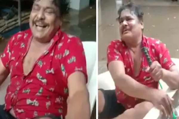 குளம் போல் தேங்கிய மழை நீர் - பாத் டப்பில் அமர்ந்து பாட்டுப்பாடி படகோட்டிய மன்சூர் அலிகான் - வீடியோ வைரல் - தமிழ்நாடு