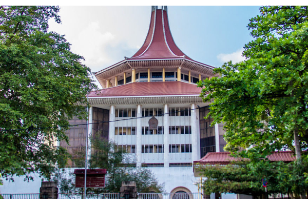 போலி இயக்குனர் புனைப்பெயரில் பெண்களின் புகைப்படங்களை பெற்று மோசடி! | Fraudulently Obtaining Intimate Photos From Women