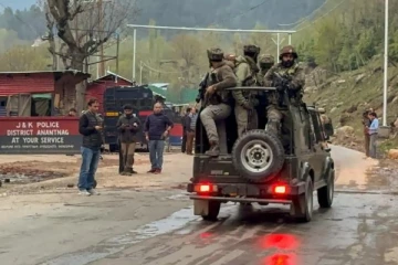 பாகிஸ்தானில் நடந்த பயங்கரவாதத் தாக்குதலில் 7 இராணுவ வீரர்கள் பலி